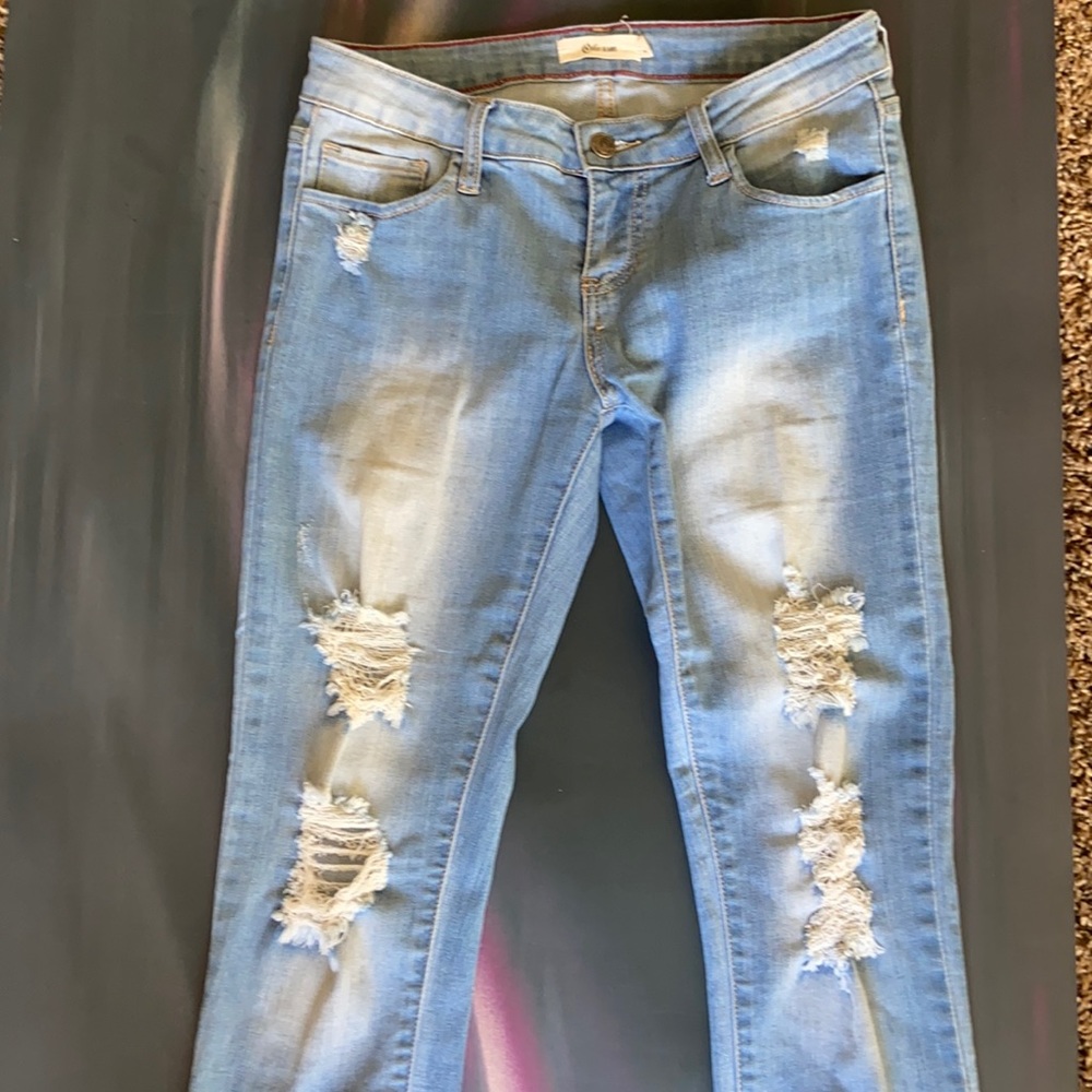 Cello women’s low-rise skinny jeans, size 5.